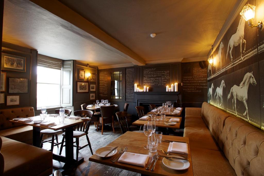 מלון Didmarton The Kings Arms מראה חיצוני תמונה